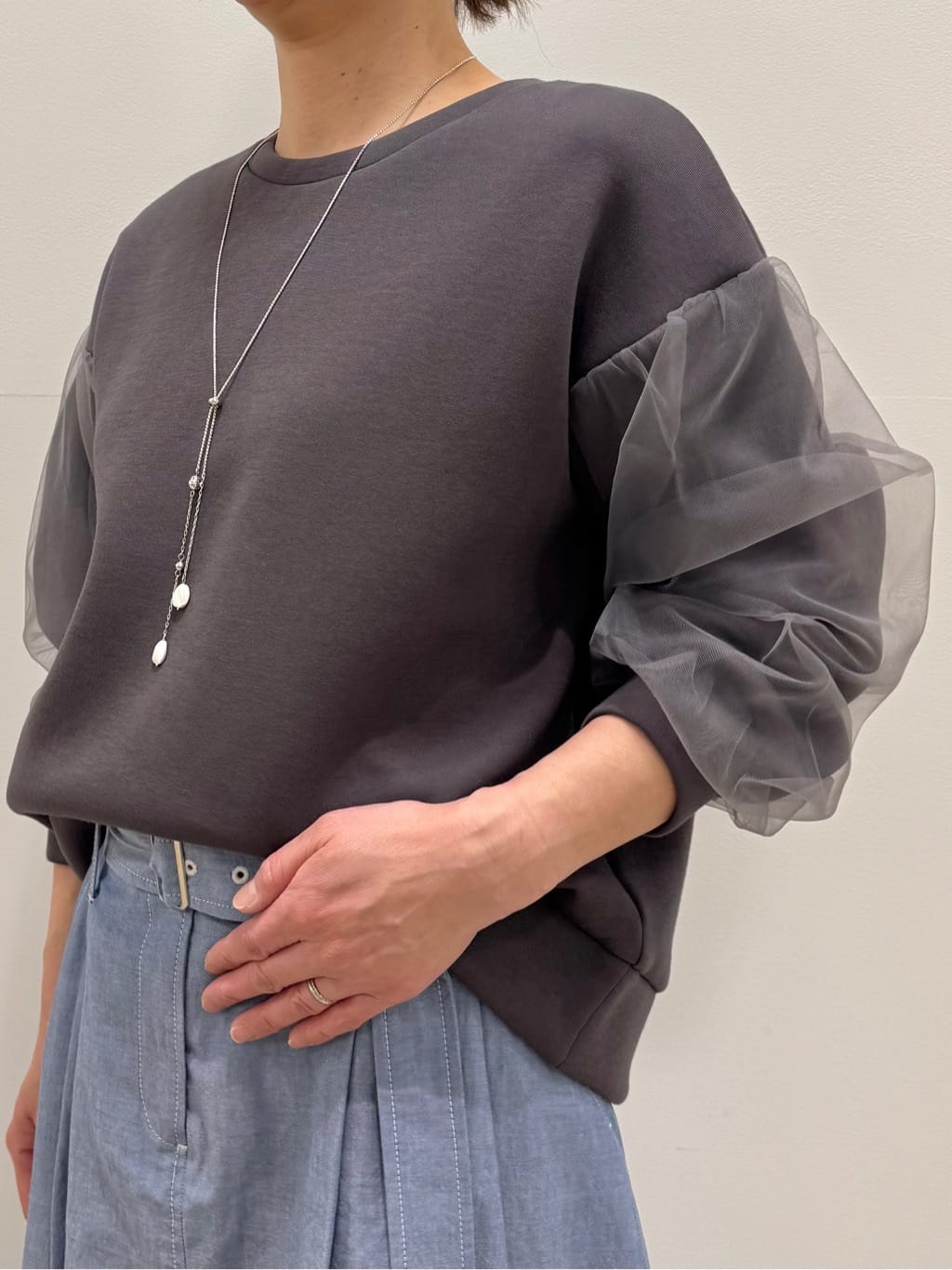 koyaさんの「Reflect｜チュールレイヤードスリーブプルオーバー」を使ったコーディネート
