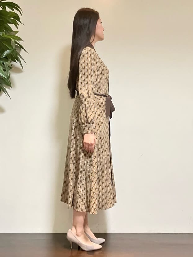 カレンさんの「UNTITLED｜【ウエストリボン/前開きボタン/レトロモダン】チェーン柄フレアワンピース」を使ったコーディネート
