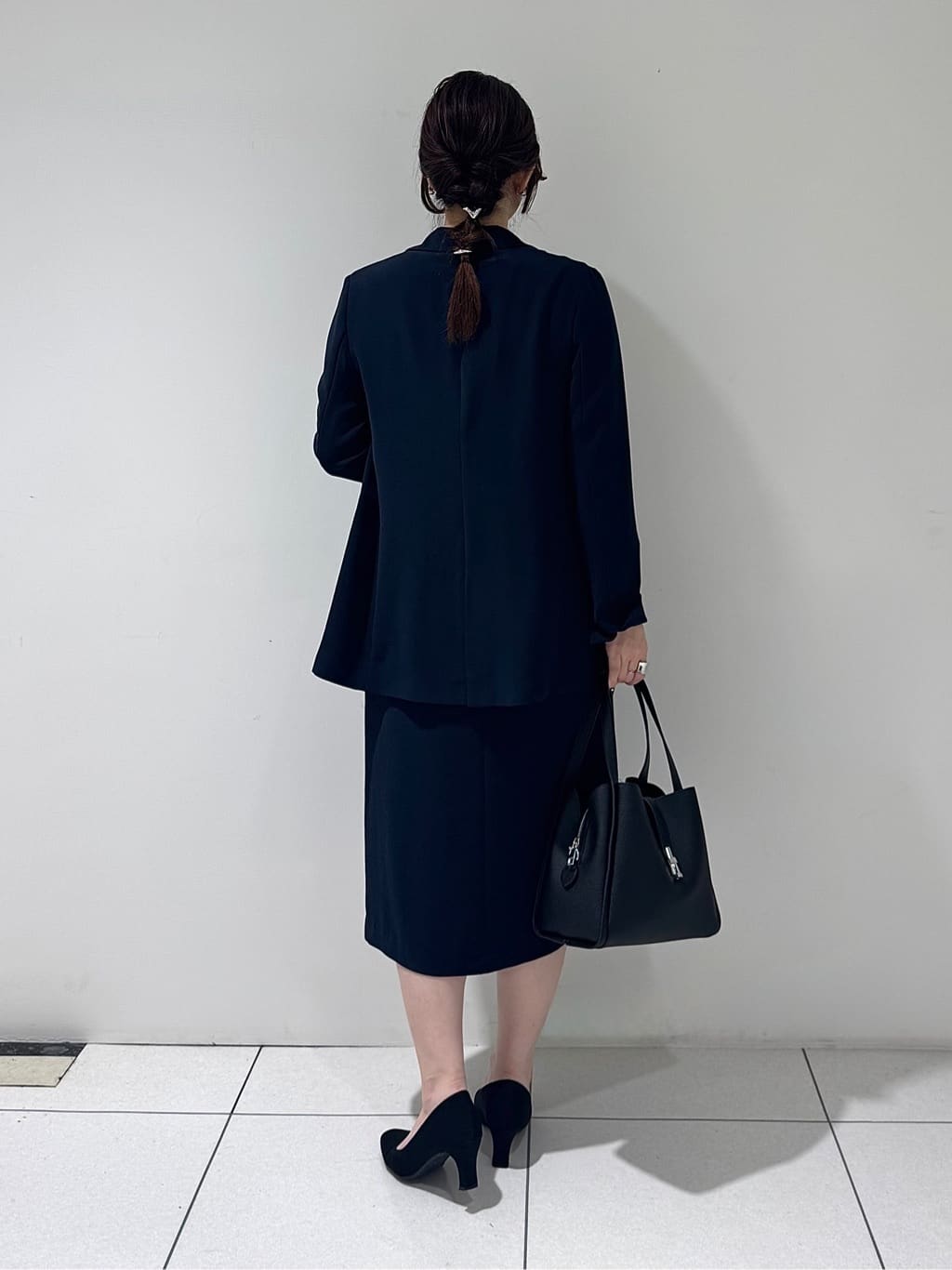 そんさんの「INDIVI｜【洗える／多機能／SETUP可】着る日傘ダブルジャケット」を使ったコーディネート
