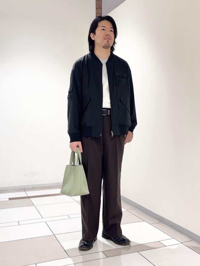 及川さんの「TAKEO KIKUCHI｜【BOWLER HAT LABEL】撥水 MA－1ブルゾン」を使ったコーディネート