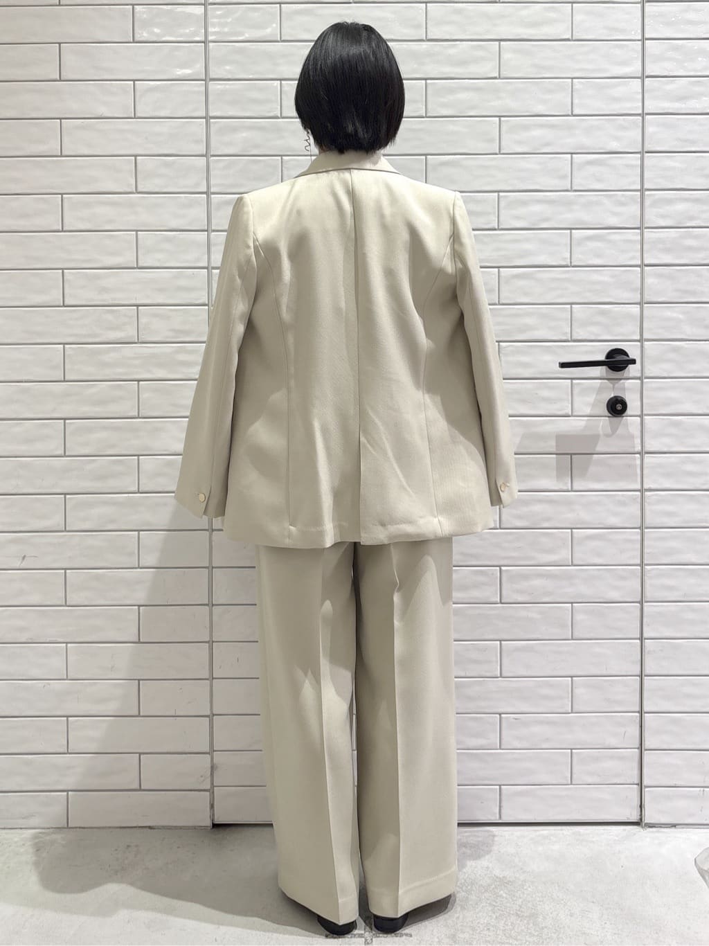 ayumiさんの「OPAQUE.CLIP｜金ボタンダブルブレストテーラードジャケット／セットアップ対応【洗える】」を使ったコーディネート