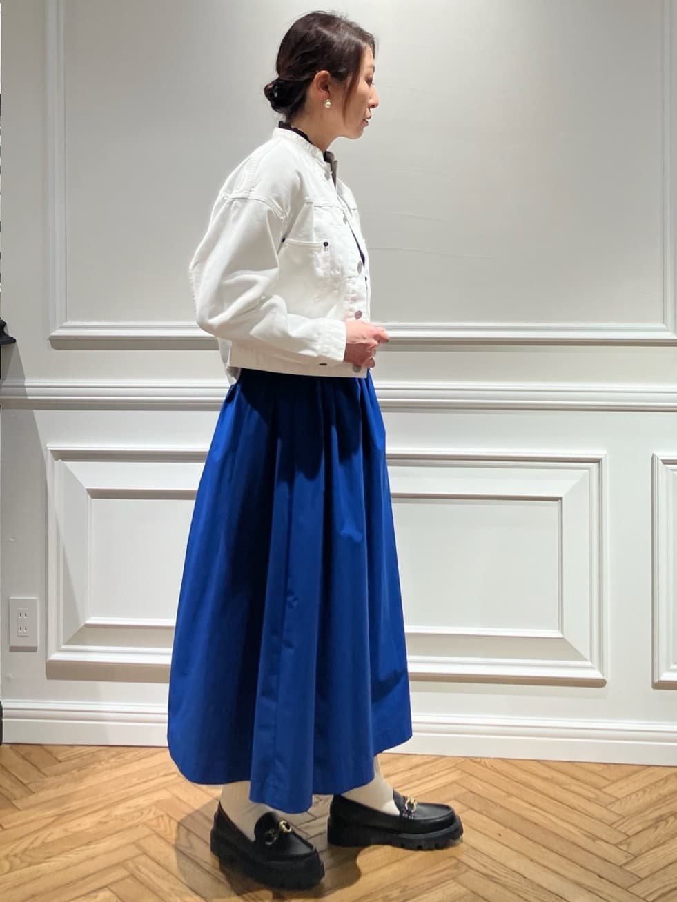 TSUKUIさんの「DRESSTERIOR｜【ウォッシャブル】バンドカラー ホワイトＧジャン」を使ったコーディネート