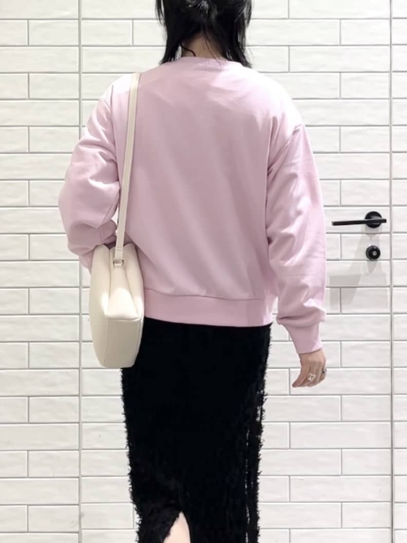 しおりさんの「OPAQUE.CLIP｜ロゴ刺繍裏毛トップス【洗濯機OK】」を使ったコーディネート