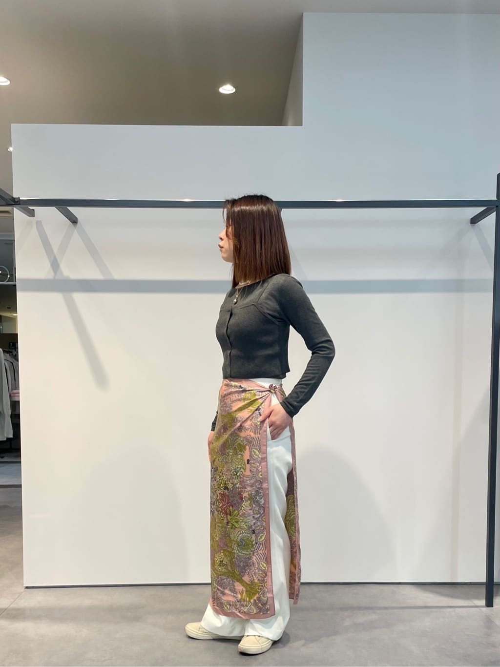 amiさんの「INDIVI｜Timeless｜ストレートフレアパンツ」を使ったコーディネート