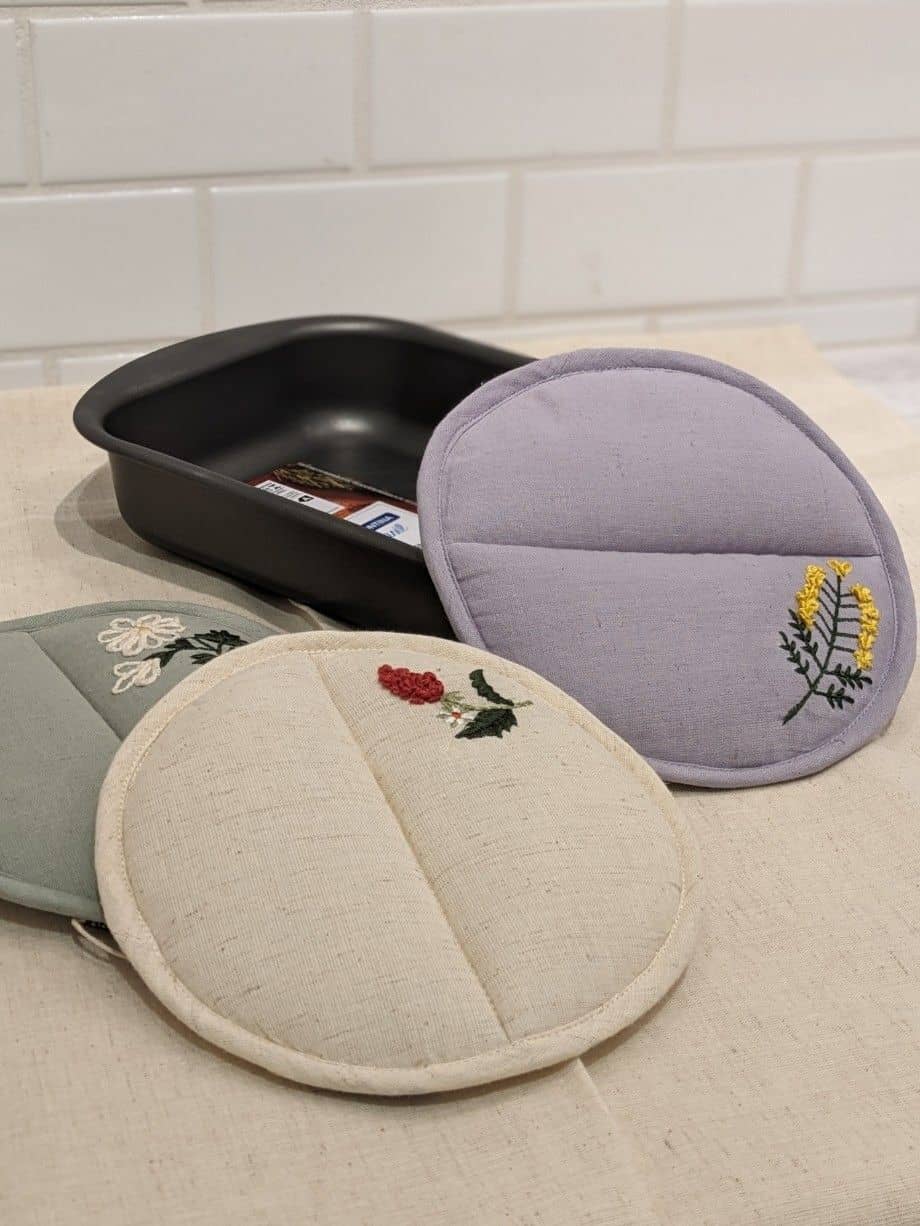 shino.さんの「212 KITCHEN STORE｜刺繍フラワー ミモザ ラウンドミトン LPU ＜212Kオリジナル＞」を使ったコーディネート