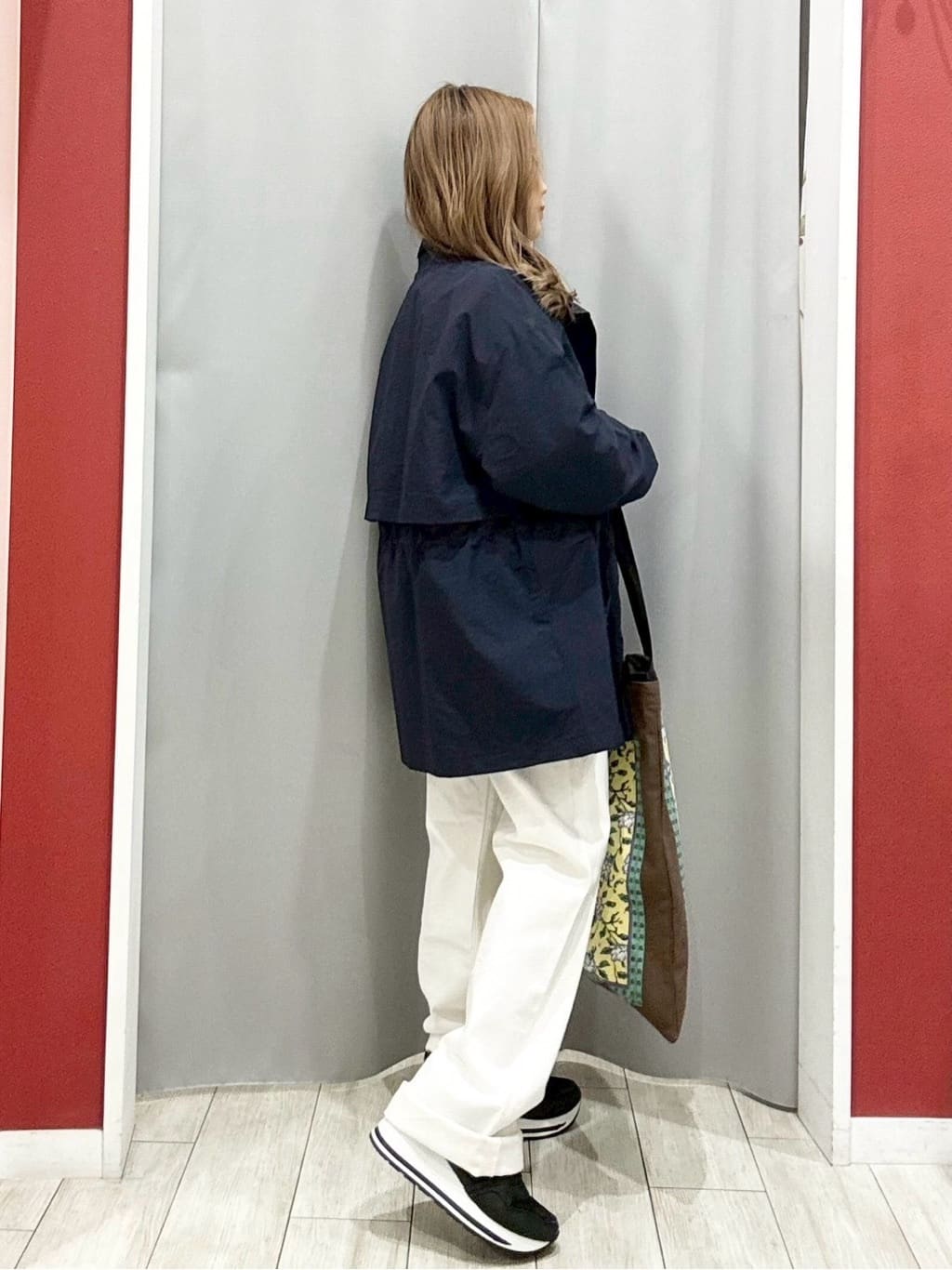 shioさんの「SHOO･LA･RUE｜MIX調 シンプルラグランスウェット」を使ったコーディネート