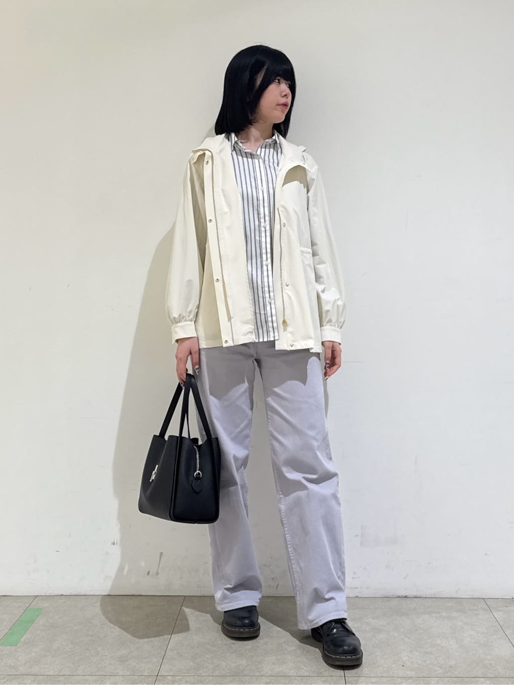 rinaさんの「INDIVI｜【2WAY／洗える】ラメストライプ コットン混シャツ」を使ったコーディネート