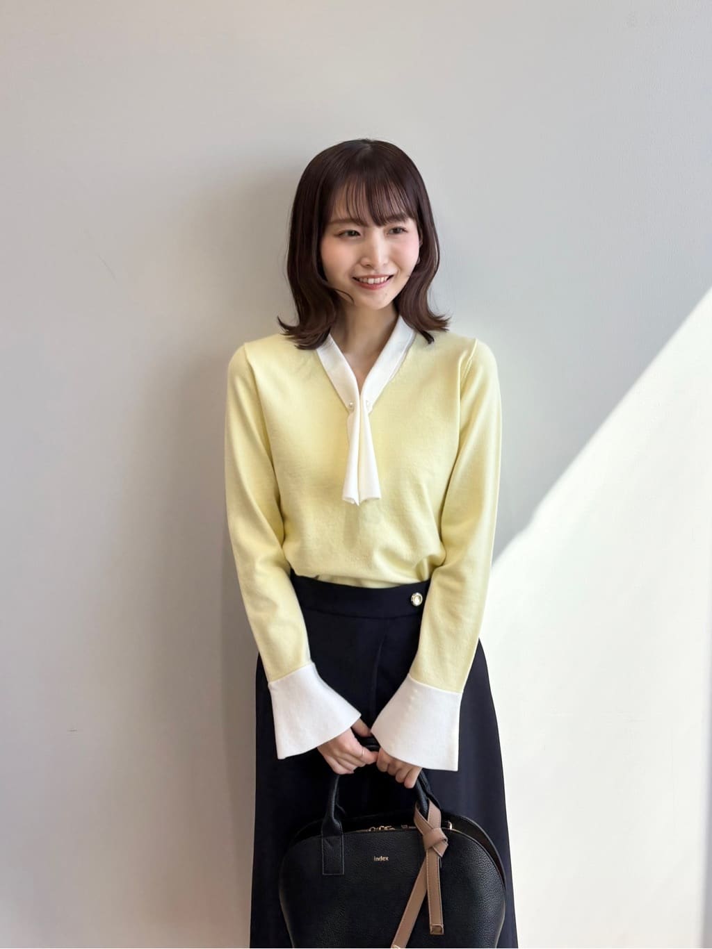 みさかさんの「index｜バイカラーボウタイパール調ニット【洗濯機OK】」を使ったコーディネート