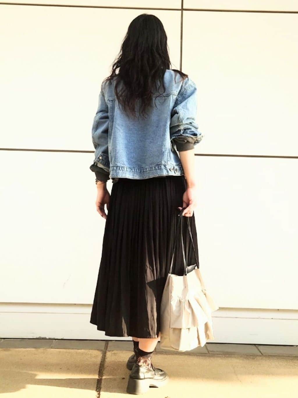 maimai*さんの「SHOO･LA･RUE｜【SHOO・LA・RUE DENIM】羽織るだけでこなれる　オーバーサイズデニムジャケット」を使ったコーディネート