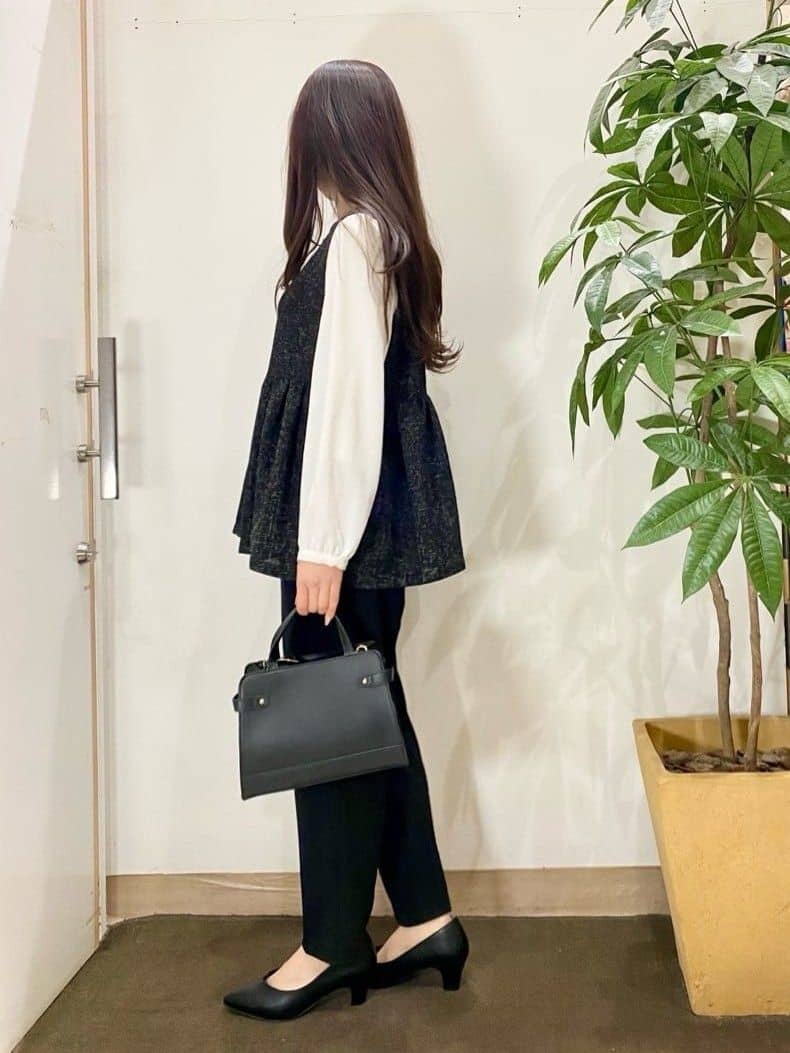 AYUMIさんの「SHOO･LA･RUE｜【2WAY】サイドベルトが上品 ミニトートバッグ」を使ったコーディネート