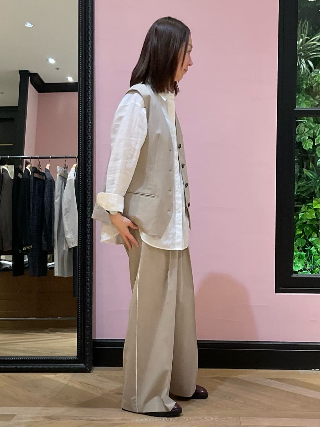 Hiwatashiさんの「DRESSTERIOR｜【セットアップ可/ウォッシャブル】セットアップストライプジレ」を使ったコーディネート