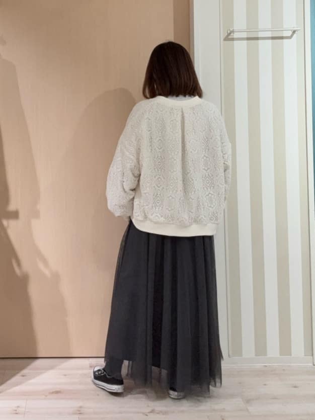 うめちゃんさんの「SHOO･LA･RUE｜【洗濯機可/S-LL】コーデの主役になる ロゴアソート 裏毛スウェット」を使ったコーディネート