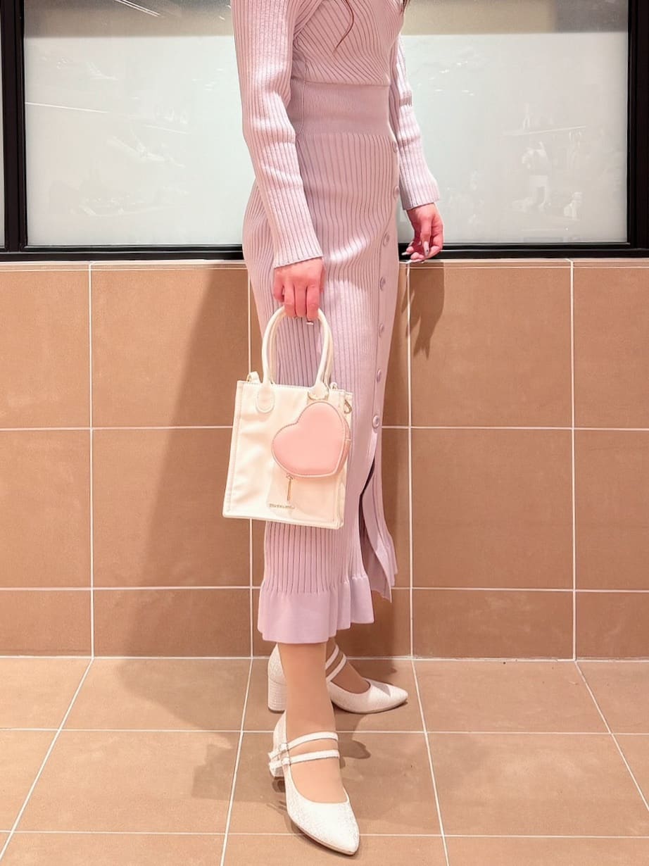 すみれさんの「ESPERANZA｜Wストラップパンプス」を使ったコーディネート