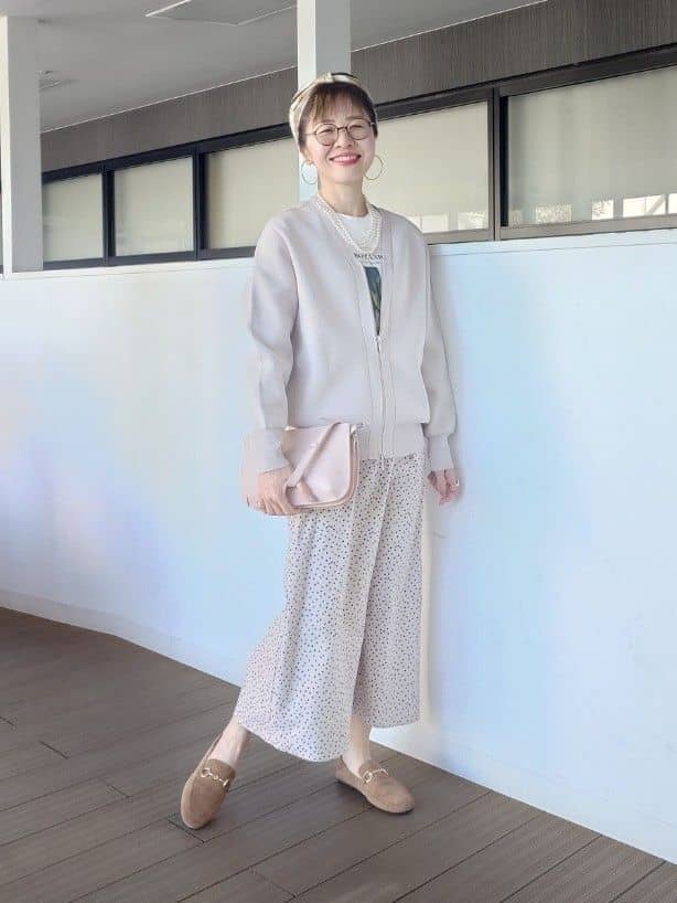 MUTSUKOさんの「UNTITLED｜◆【軽羽織り/セットアップ可】ジップアップニットカーディガン」を使ったコーディネート