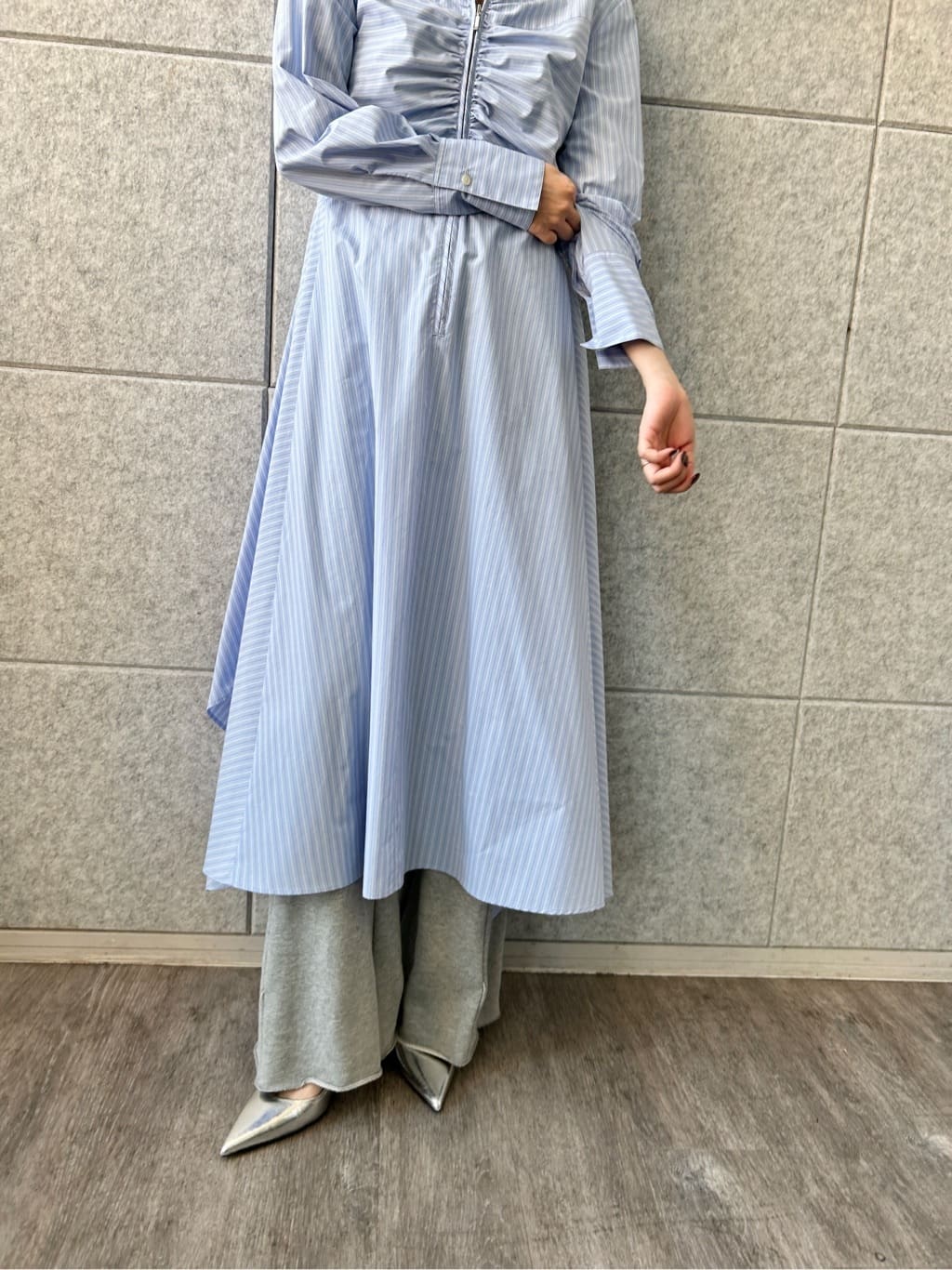 harunaさんの「CODE A｜stripe shirt dress」を使ったコーディネート