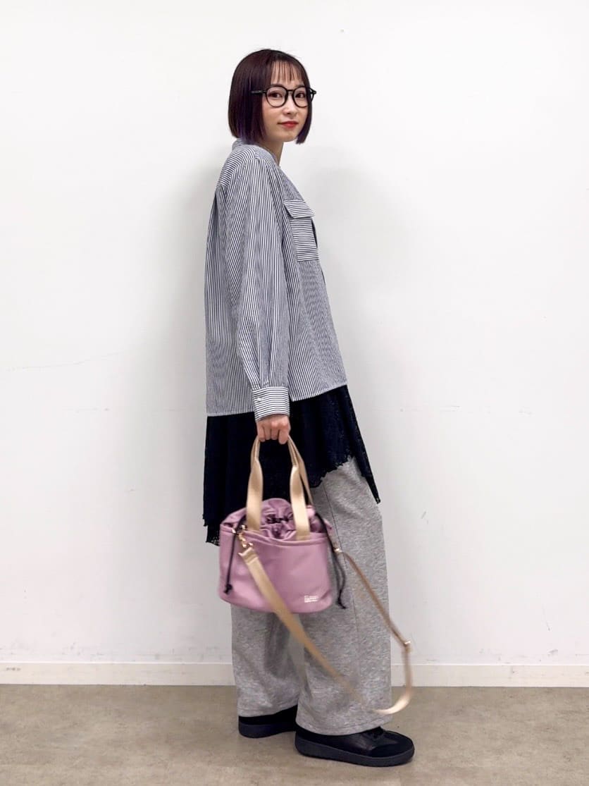 𝐜𝐡𝐢𝐤𝐚さんの「SHOO･LA･RUE｜【セットアップ可/S-LL/なめらかタッチ】こなれた着こなしに ダブルウエスト レイヤードパンツ」を使ったコーディネート