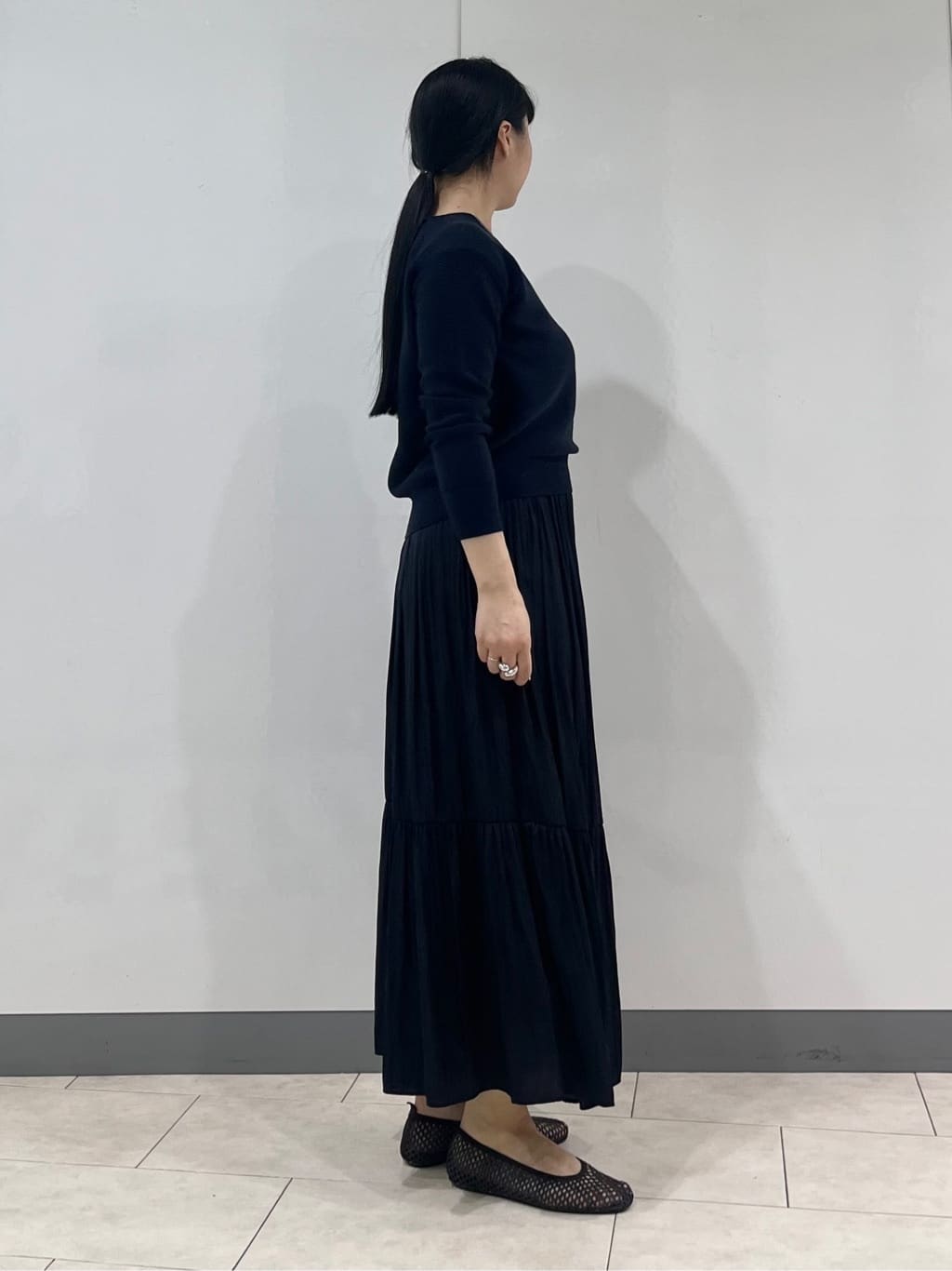 hasuさんの「INDIVI｜【洗える／軽量】きらめきVネックニット」を使ったコーディネート