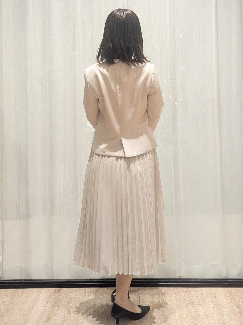 Miさんの「OPAQUE.CLIP｜《通勤／セットアップ対応》 パイピングVネックジャケット【洗濯機OK】」を使ったコーディネート
