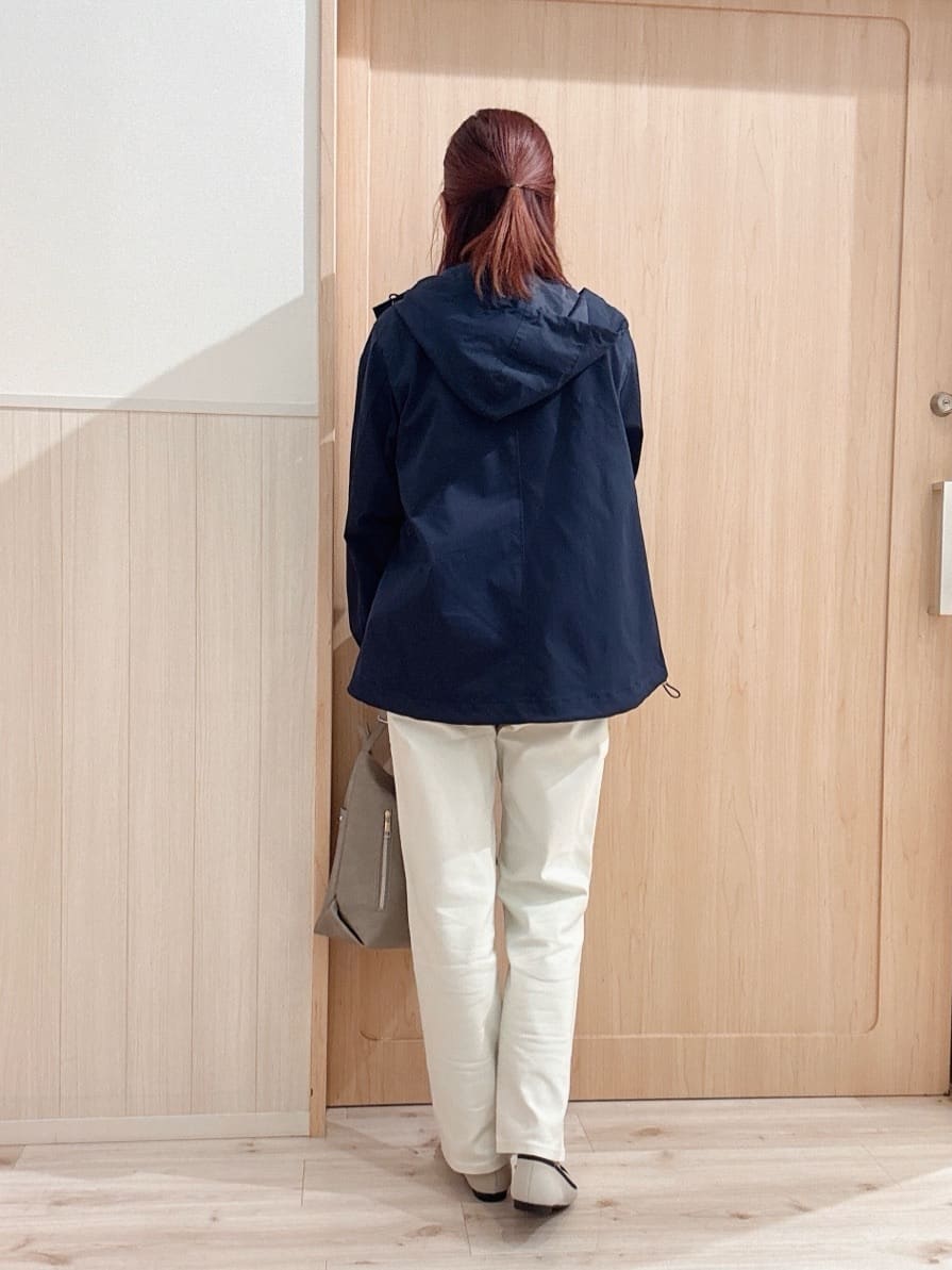 モカさんの「SHOO･LA･RUE｜【洗濯機可/SS-LL】すらっときれい見え 大人のストレッチストレートパンツ」を使ったコーディネート