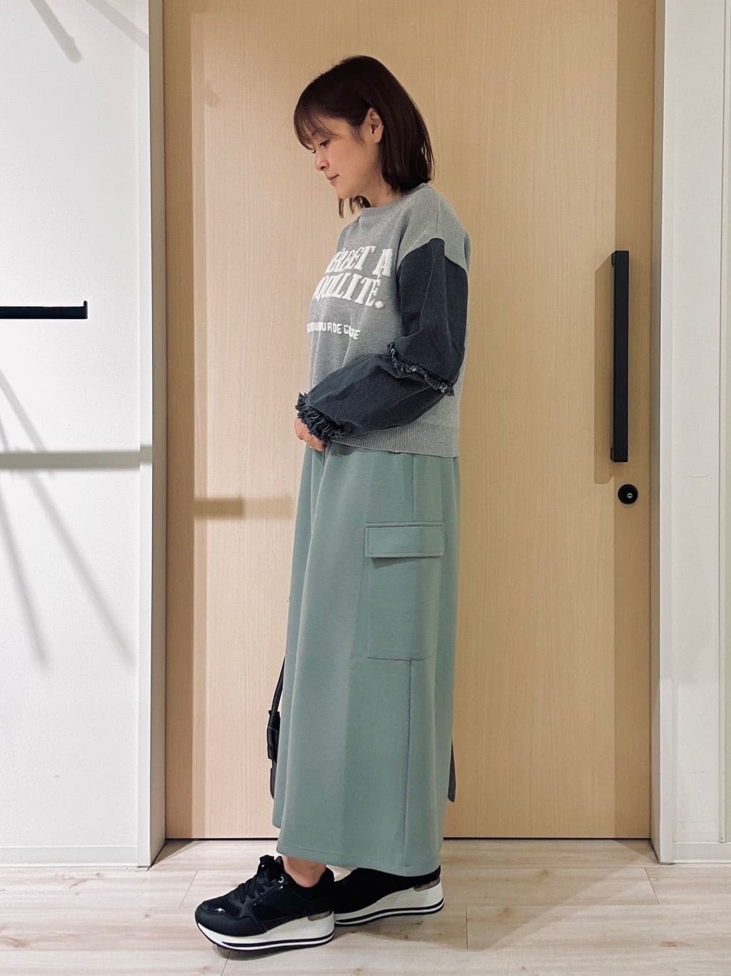 funafunaさんの「SHOO･LA･RUE｜デニム袖切替ロゴニット」を使ったコーディネート