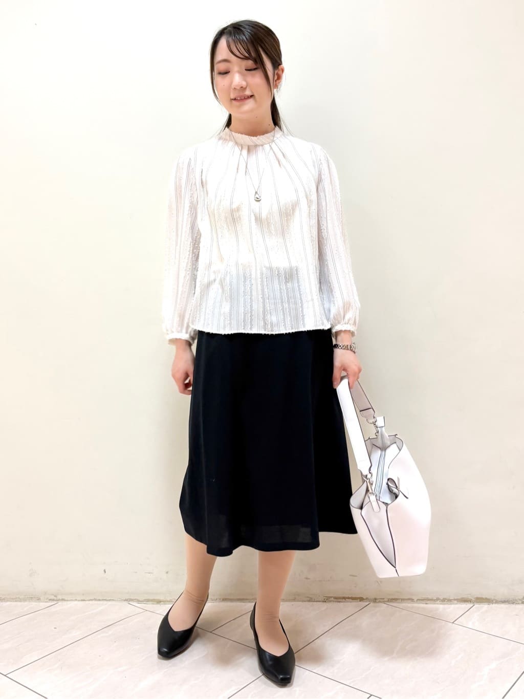 mikiさんの「Reflect｜【セットアップ可】ストライプ柄ジャカードブラウス」を使ったコーディネート