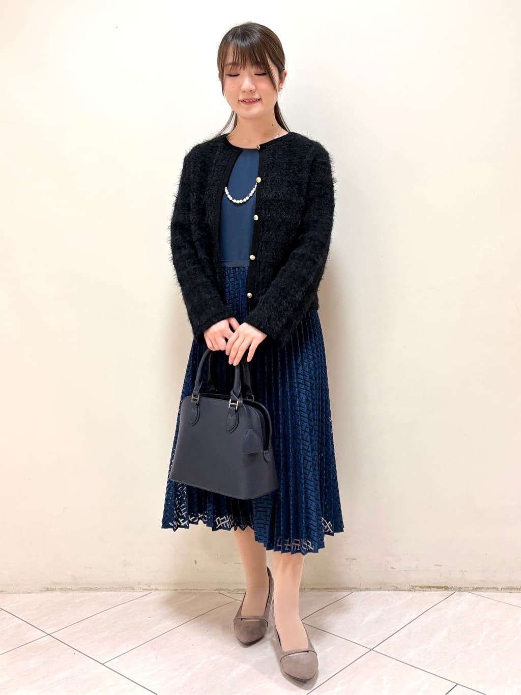 mikiさんの「Reflect｜【お食事会やお出かけに◎】ふんわりジャカード編みカーディガン」を使ったコーディネート