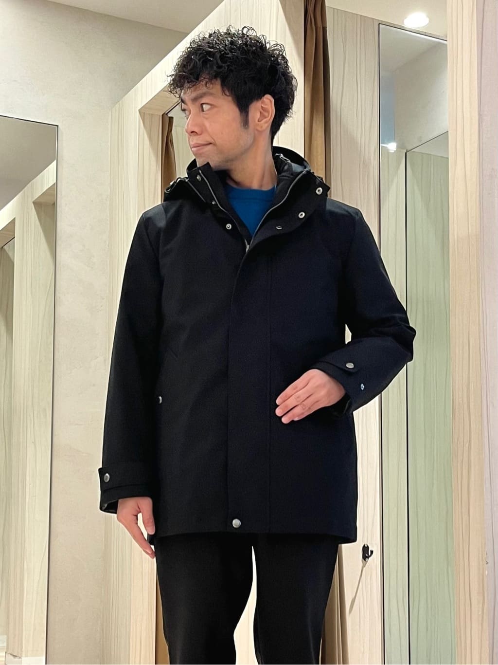 URAさんの「TAKEO KIKUCHI｜【Air Palette Knit】ワンポイント カラーニット プルオーバー」を使ったコーディネート