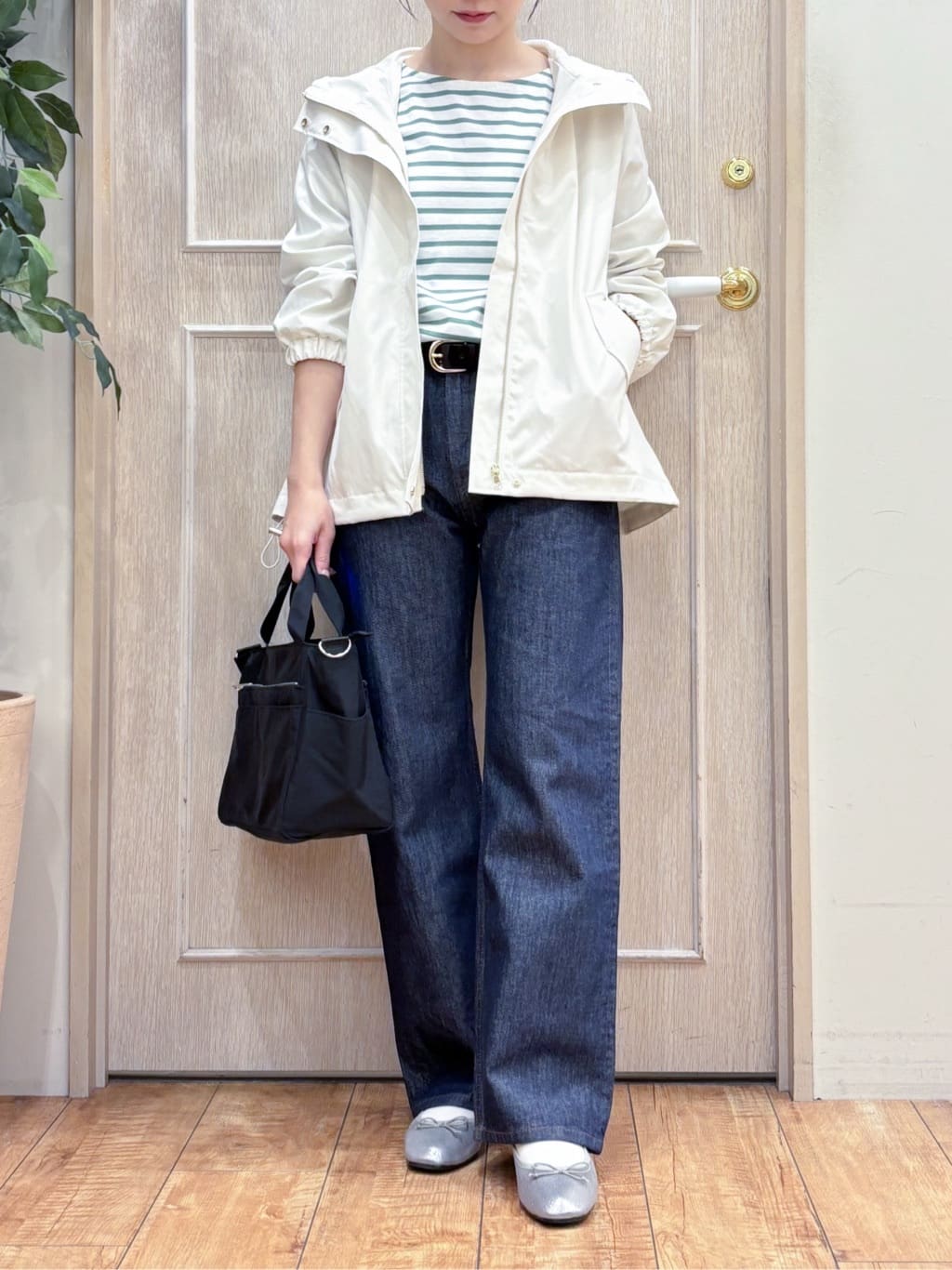 なみさんの「SHOO･LA･RUE｜【SHOO・LA・RUE DENIM/SS-LL】程よい厚みの ストレートデニムパンツ（10.5オン」を使ったコーディネート
