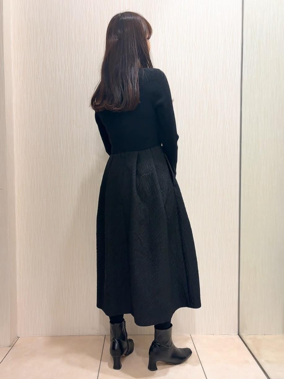 SAHOさんの「UNTITLED｜【大人フェミニン/トレンド】ニット&times;ジャカード ドッキングワンピース」を使ったコーディネート