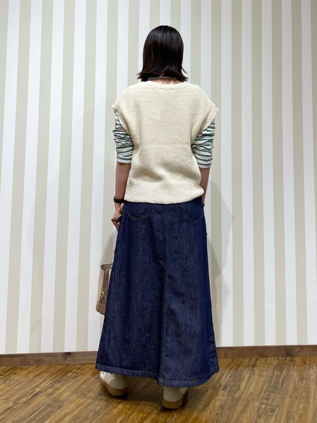 SAOさんの「SHOO･LA･RUE｜【S-LL/洗濯機可】着こなしいろいろ 首元すっきりボートネック ボーダーロンT」を使ったコーディネート