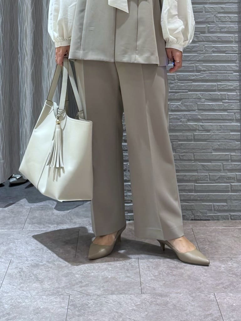 chさんの「THE SHOP TK｜【通勤・きちんと見えに】ダブルクロス ペプラムジレ/セットアップ可」を使ったコーディネート