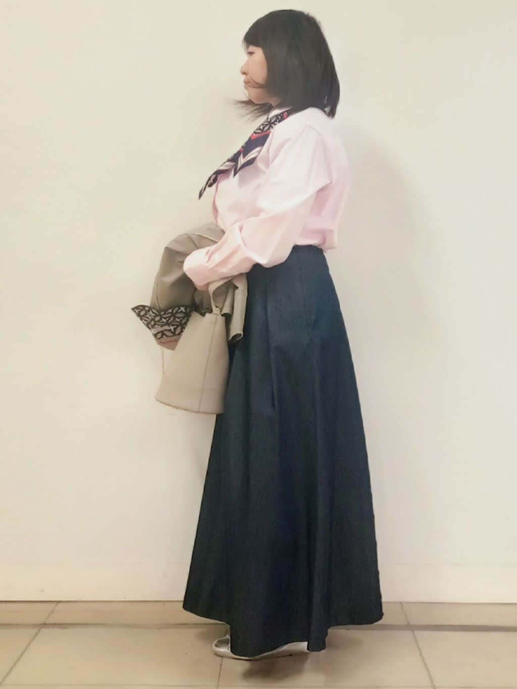 emiさんの「DRESSTERIOR｜【ウォッシャブル/撥水素材】Aラインショートトレンチジャケット」を使ったコーディネート