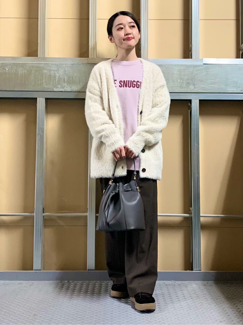 sahoさんの「THE SHOP TK｜【ふわふわあったか】フェザーカーディガン」を使ったコーディネート