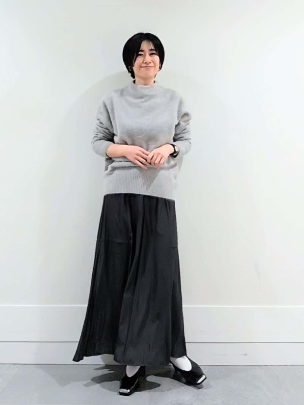 ミズタさんの「UNTITLED｜【大人な品格/ふわふわニット】フォックスカシミヤ コクーンニット」を使ったコーディネート