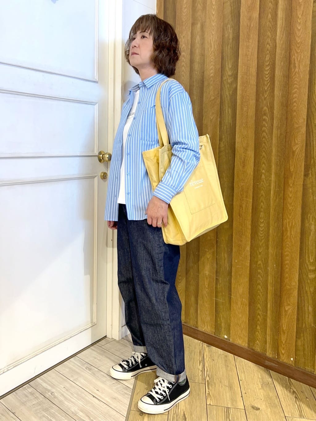 yuriyuriさんの「SHOO･LA･RUE｜【UV/抗菌防臭/洗濯機可】小さめロゴの大人スムースロンT」を使ったコーディネート