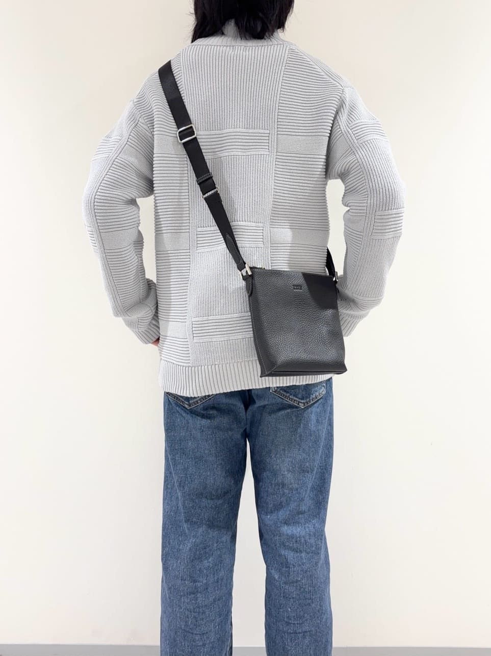 及川さんの「TAKEO KIKUCHI｜畦編みチェック ニットカーディガン」を使ったコーディネート