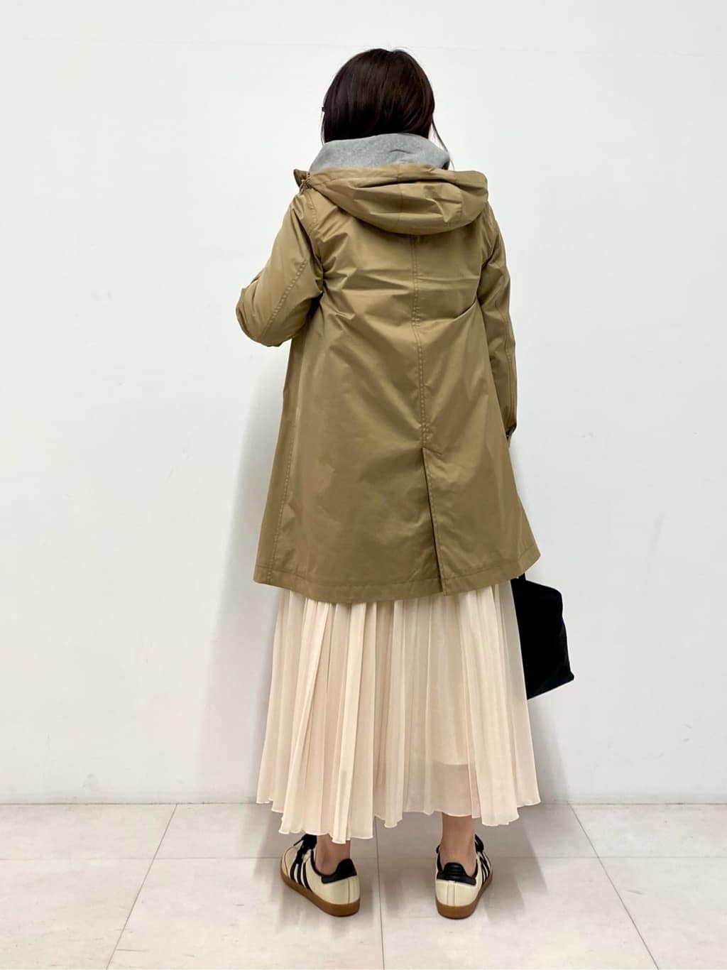 Sawaguchiさんの「DRESSTERIOR｜【ウォッシャブル/撥水素材】撥水フーテッドツイルコート」を使ったコーディネート