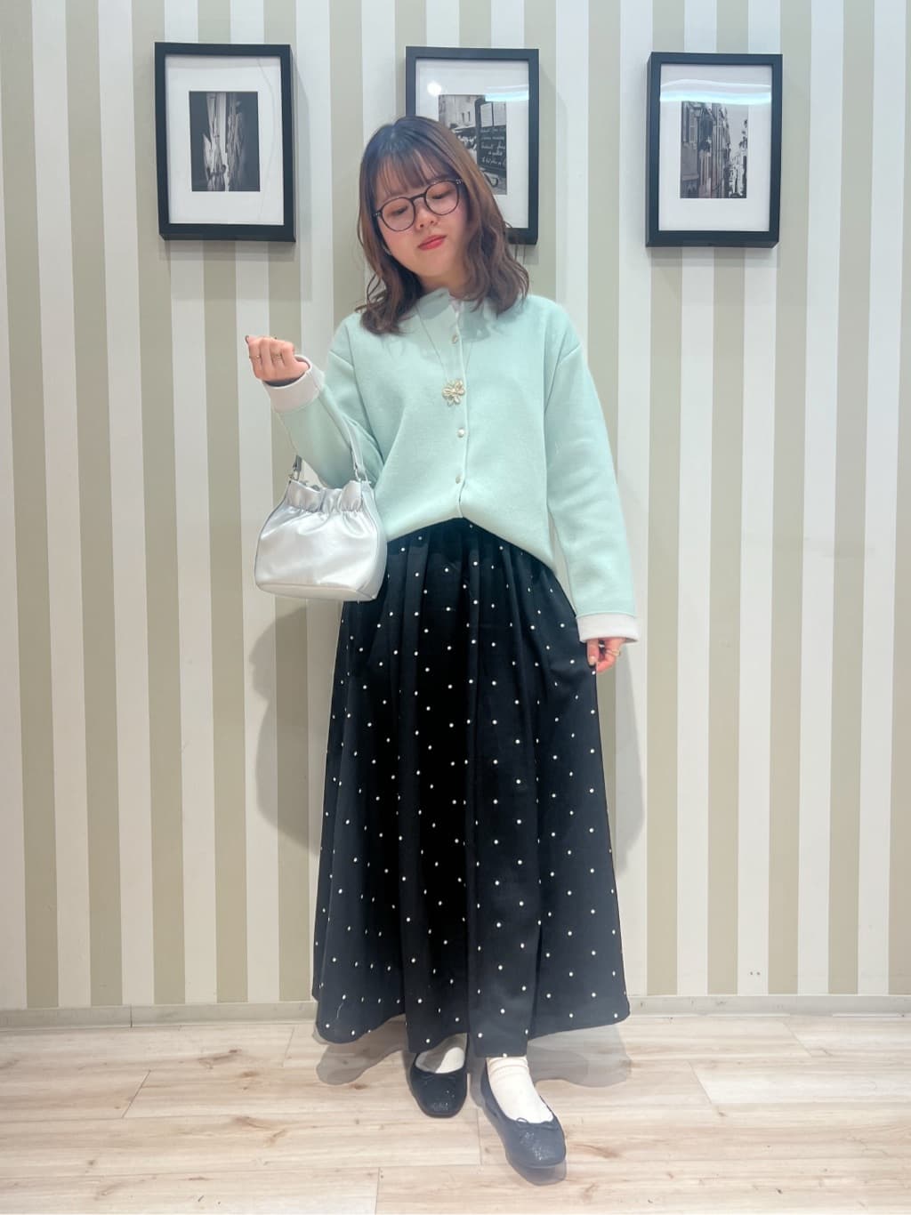 manaさんの「SHOO･LA･RUE｜【洗濯機可/S-LL】品良くきまる 配色カーディガン」を使ったコーディネート