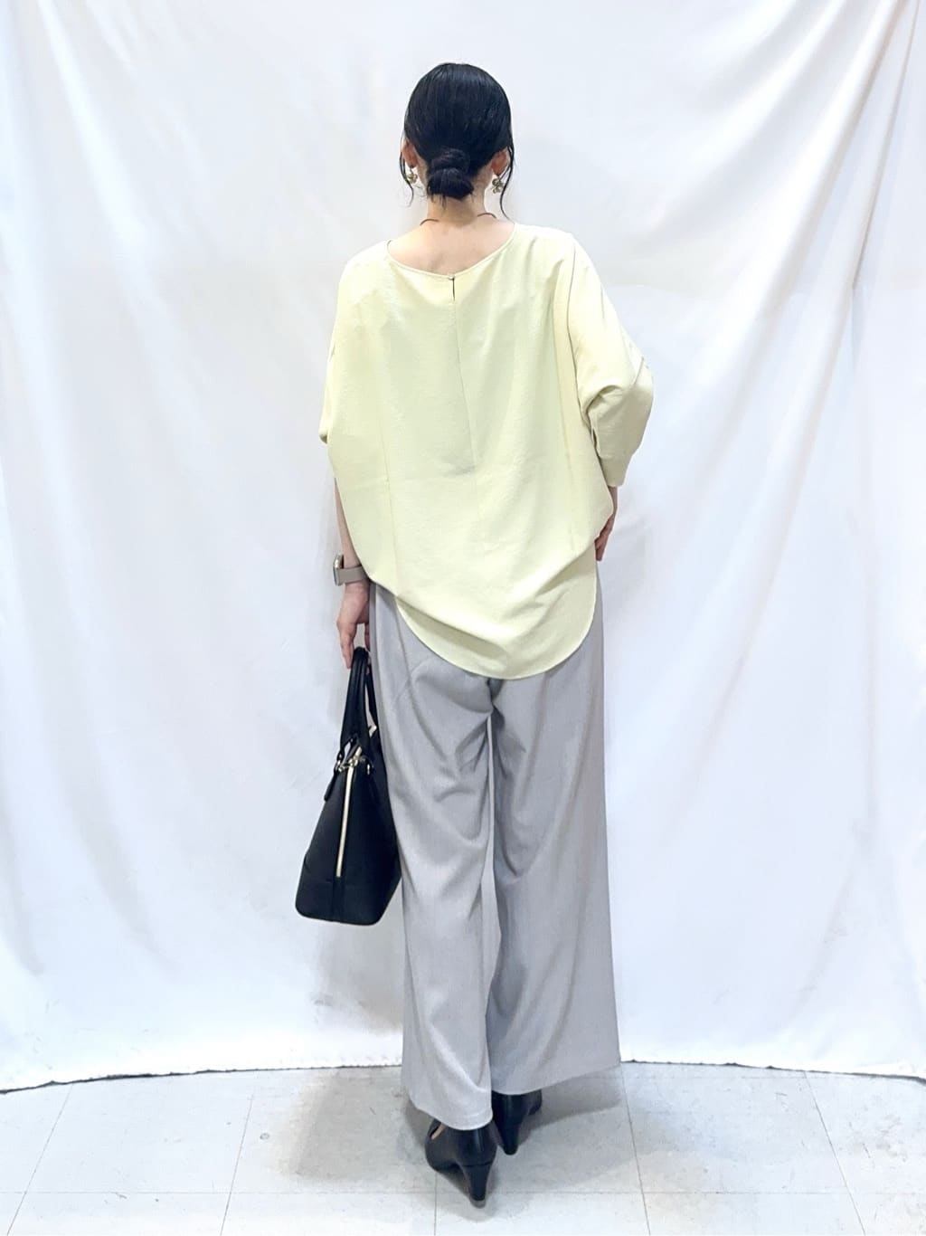 𝐇𝐢𝐫𝐨𝐦𝐢さんの「SHOO･LA･RUE｜【洗濯機可/S-LL】フラップポケットがアクセント ヘリンボーンワイドパンツ」を使ったコーディネート