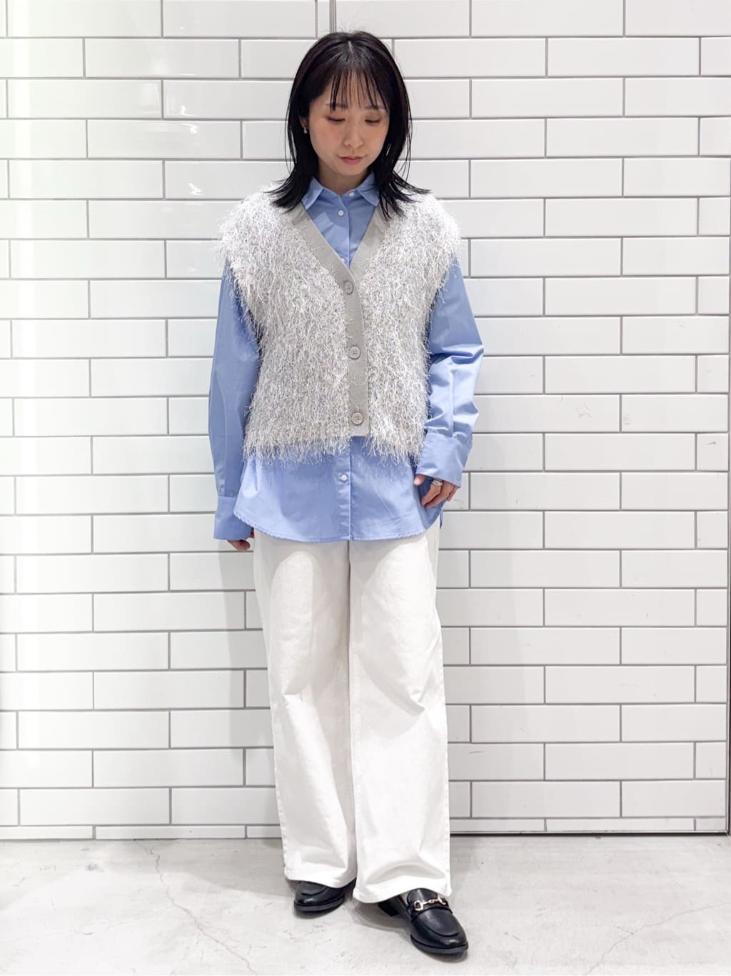 matsuさんの「OPAQUE.CLIP｜フリンジニットベスト【洗濯機OK】」を使ったコーディネート
