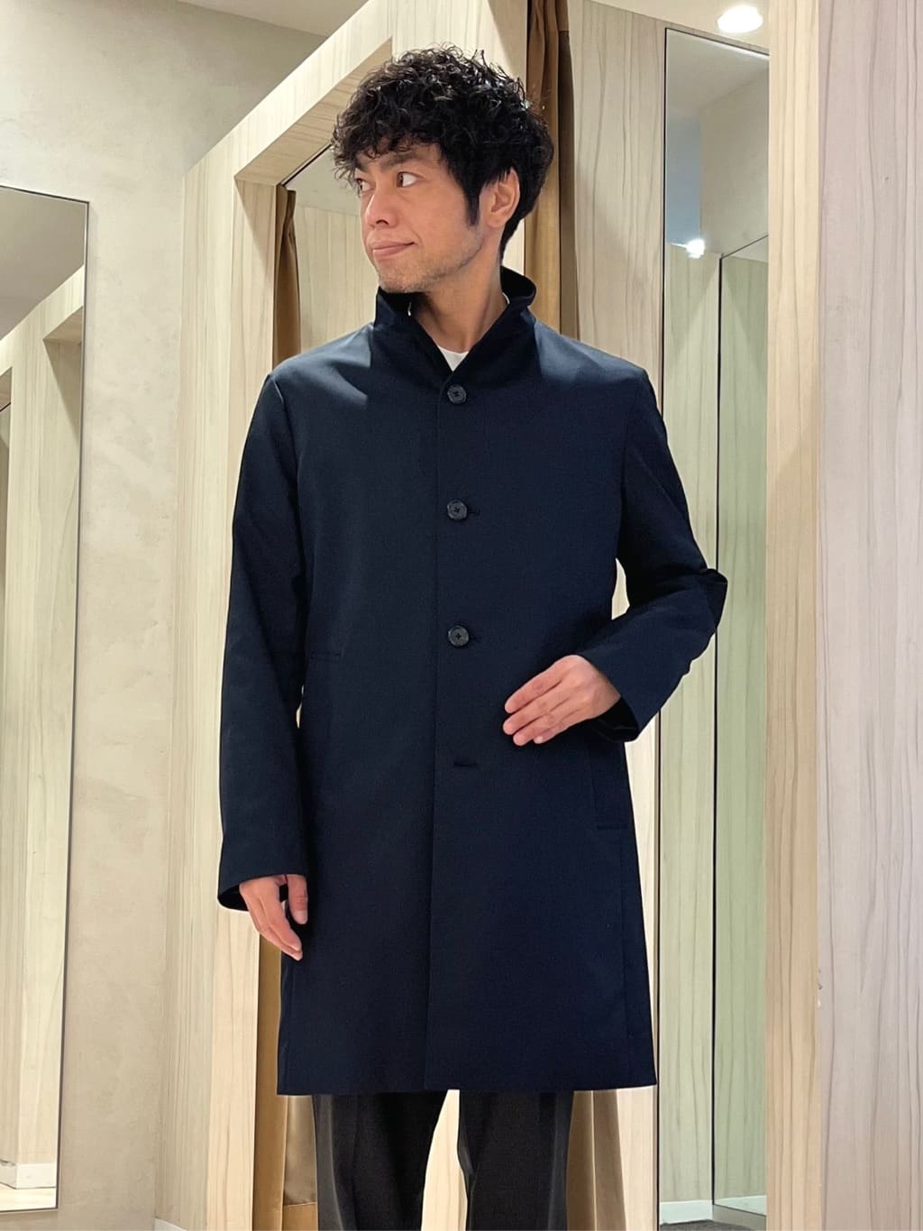URAさんの「TAKEO KIKUCHI｜撥水ツイル スタンドカラー コート」を使ったコーディネート
