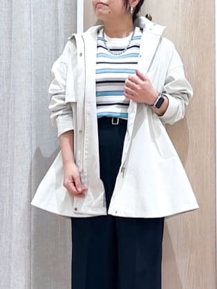 naoさんの「grove｜【撥水／シルエット2WAY】羽織るだけでサマになる、スタンドネックテントラインコート」を使ったコーディネート