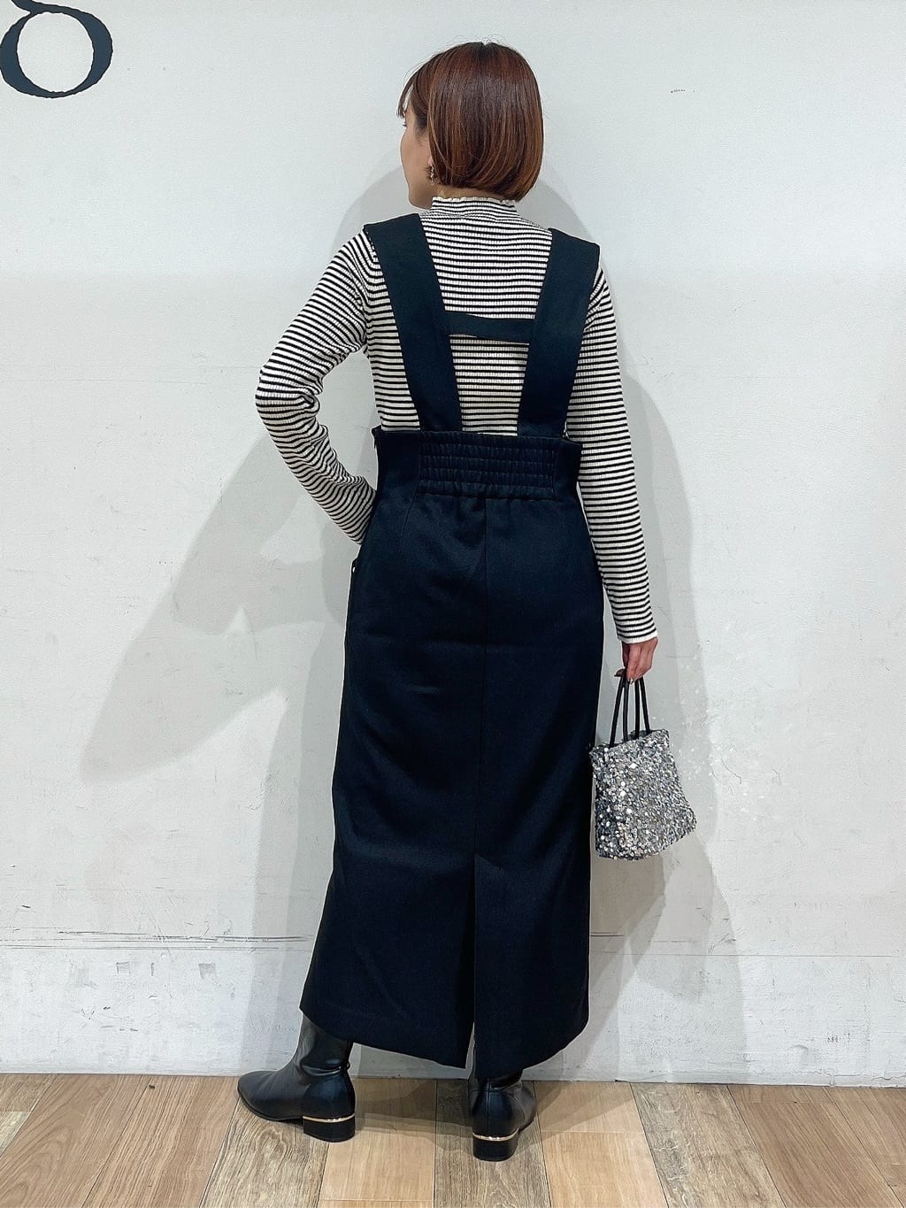 山さんさんの「grove｜【ウエストゴム】美シルエットなハイウエストサス付きスカート」を使ったコーディネート