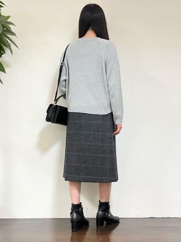 カレンさんの「UNTITLED｜【ふんわり/タイト見え】グレンチェックスカート」を使ったコーディネート