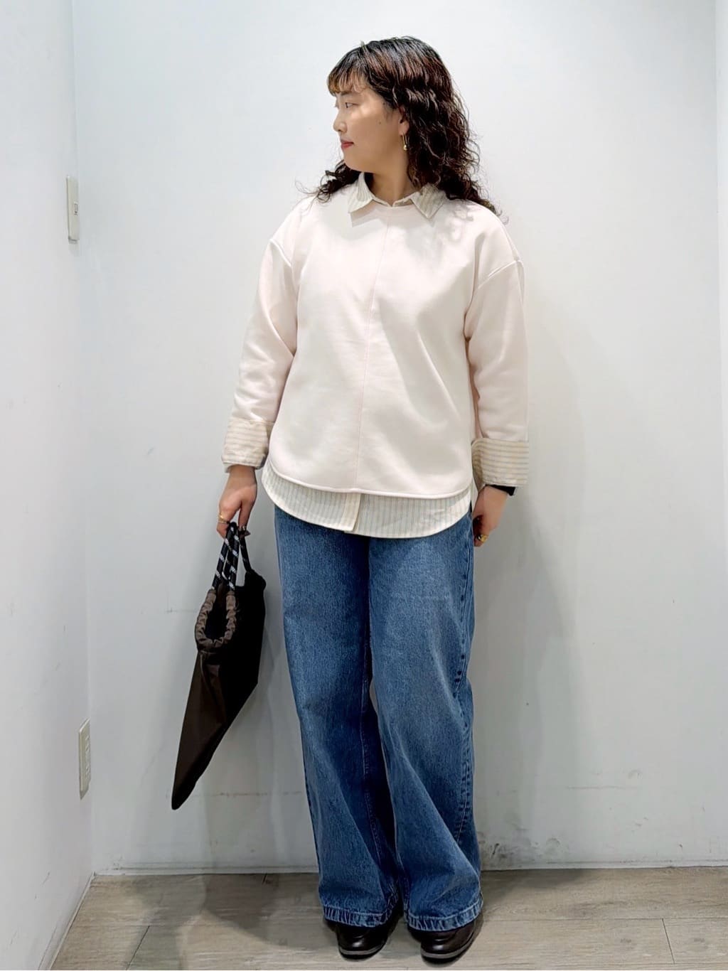 sumicaさんの「OPAQUE.CLIP｜リラクシーボリュームスリーブトップス【洗濯機OK】」を使ったコーディネート