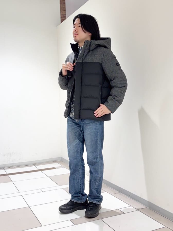 及川さんの「TAKEO KIKUCHI｜カラーコンビ ダウンブルゾン」を使ったコーディネート