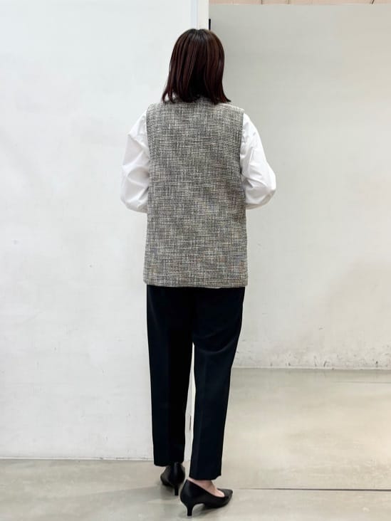 fujiさんの「THE SHOP TK｜【フォーマルにもカジュアルにも】ツイードジレ」を使ったコーディネート