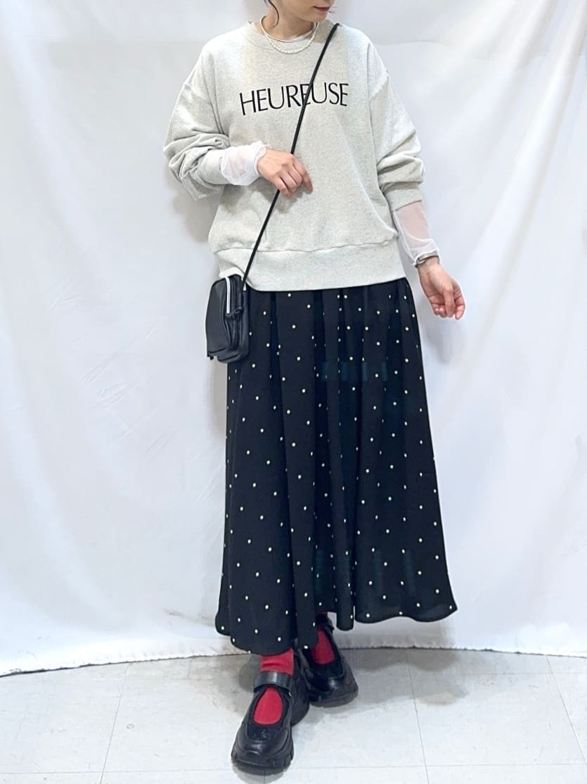 𝐇𝐢𝐫𝐨𝐦𝐢さんの「SHOO･LA･RUE｜【S-LL】レイヤードスタイルに チュール切替ロンT」を使ったコーディネート
