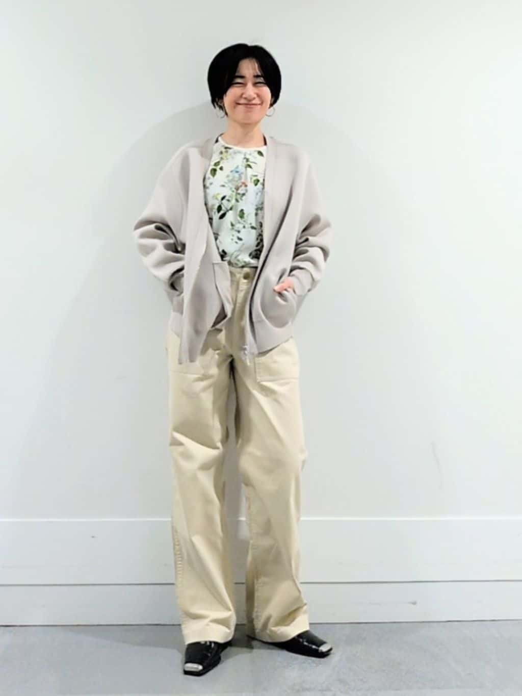 ミズタさんの「UNTITLED｜◆【軽羽織り/セットアップ可】ジップアップニットカーディガン」を使ったコーディネート