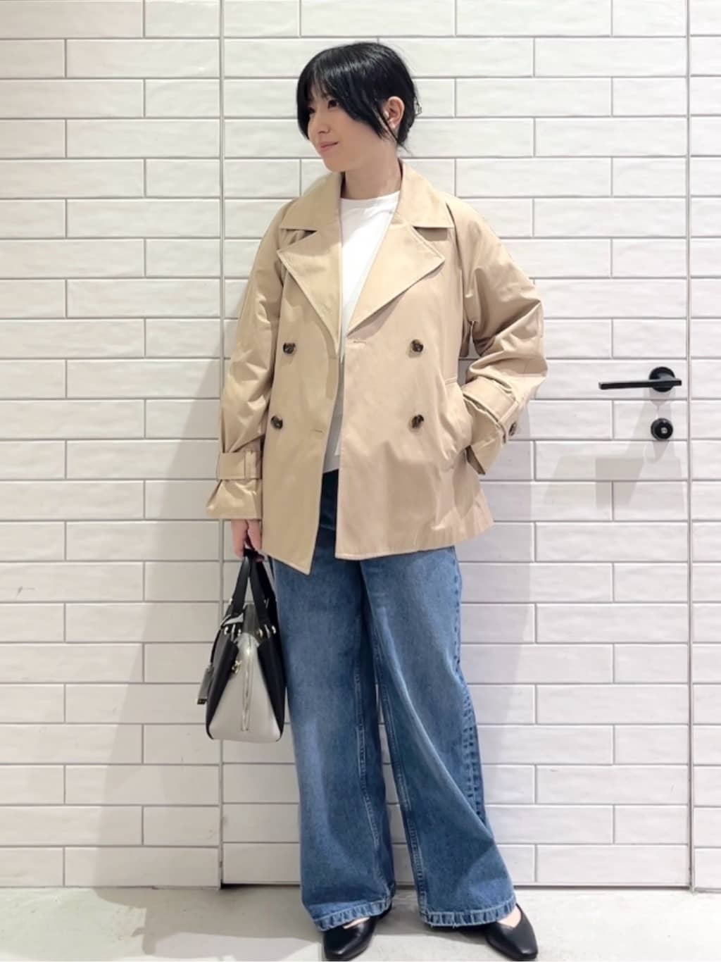 しおりさんの「OPAQUE.CLIP｜ミドルトレンチコート【洗濯機OK】」を使ったコーディネート